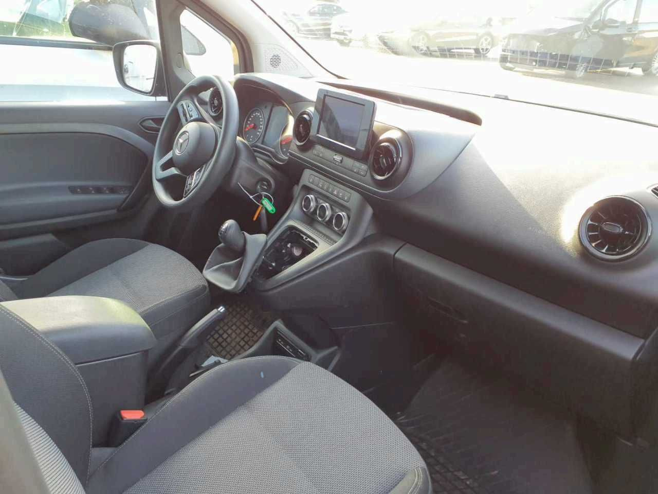 Mercedes-Benz Citan 113 Tourer Klimaautomatik AK Kamera MBUX - Xe hơi: hình 4 Mercedes-Benz Citan 113 Tourer Klimaautomatik AK Kamera MBUX - Xe hơi: hình 4
