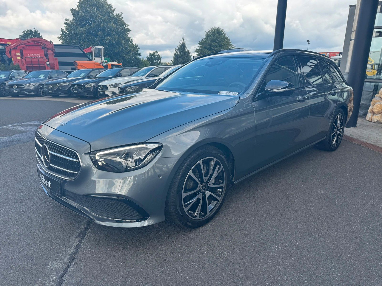 Mercedes-Benz E 220d Avantgarde+DistrPlus+Pano+Burm+360+Night - Xe wagon: hình 2 Mercedes-Benz E 220d Avantgarde+DistrPlus+Pano+Burm+360+Night - Xe wagon: hình 2