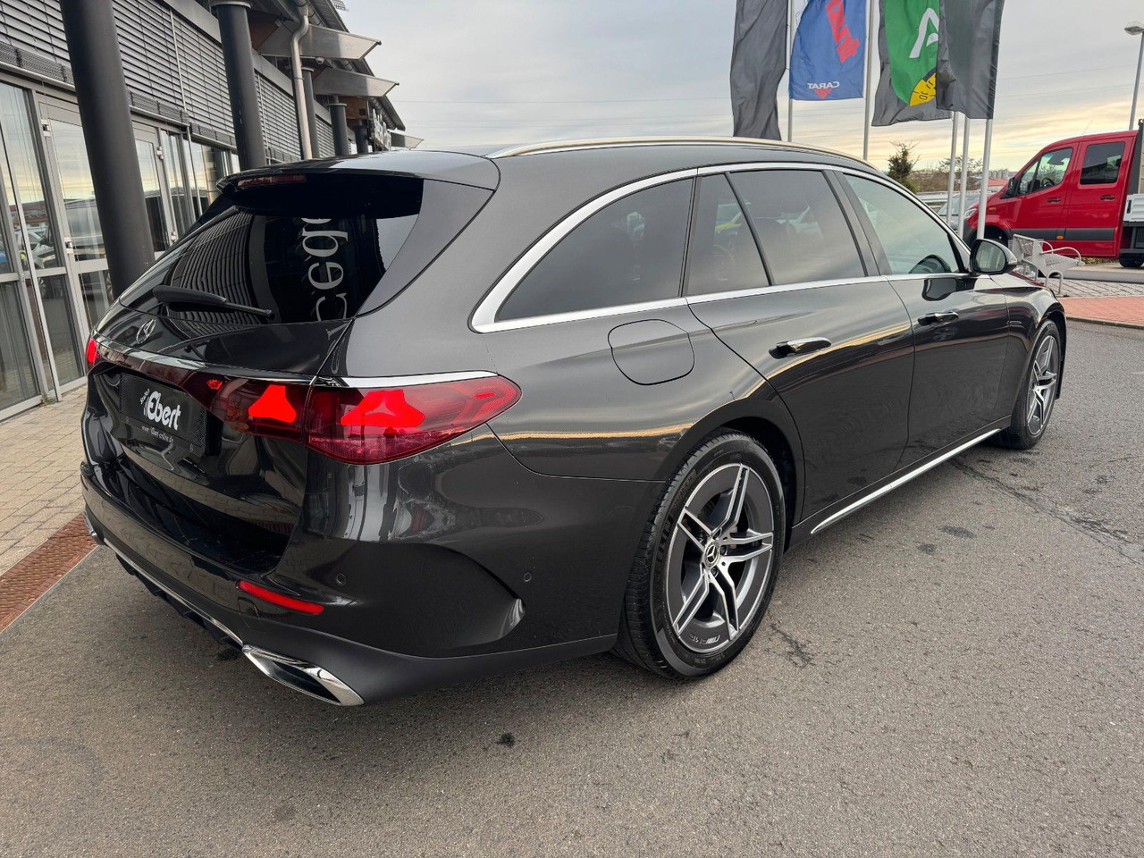 Mercedes-Benz E 220d T AMG+Hyperscreen+Leder+AHK+DistrPro+STH - Xe wagon: hình 5 Mercedes-Benz E 220d T AMG+Hyperscreen+Leder+AHK+DistrPro+STH - Xe wagon: hình 5