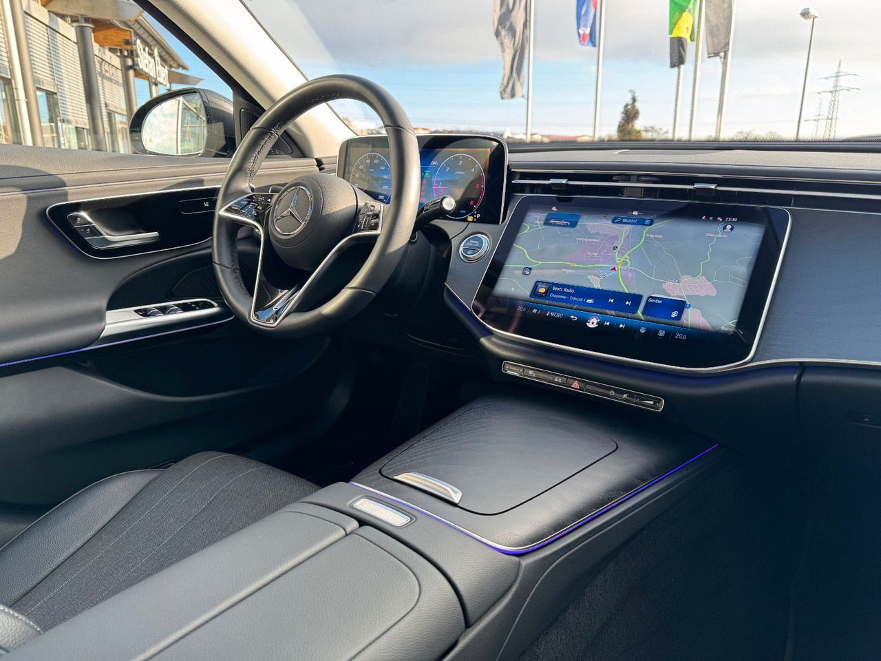 Cho thuê  Mercedes-Benz E 220d T Avantgarde+Pano+DistrPro+AHK+RFK+MBUX Mercedes-Benz E 220d T Avantgarde+Pano+DistrPro+AHK+RFK+MBUX: hình 17