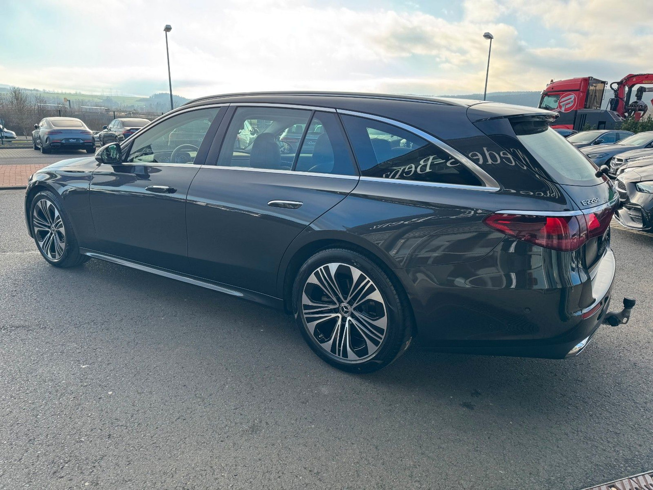 Mercedes-Benz E 220d T Avantgarde+Pano+DistrPro+AHK+RFK+MBUX - Xe wagon: hình 3 Mercedes-Benz E 220d T Avantgarde+Pano+DistrPro+AHK+RFK+MBUX - Xe wagon: hình 3