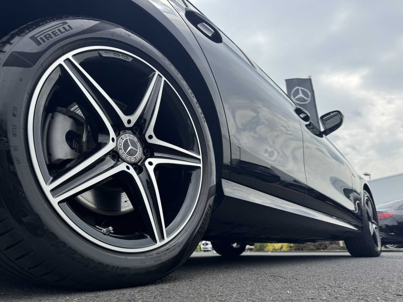 Mercedes-Benz E 300de 9G AMG+Pano+Memory+Ambiente+ RFK+Night - Sedan: hình 5 Mercedes-Benz E 300de 9G AMG+Pano+Memory+Ambiente+ RFK+Night - Sedan: hình 5