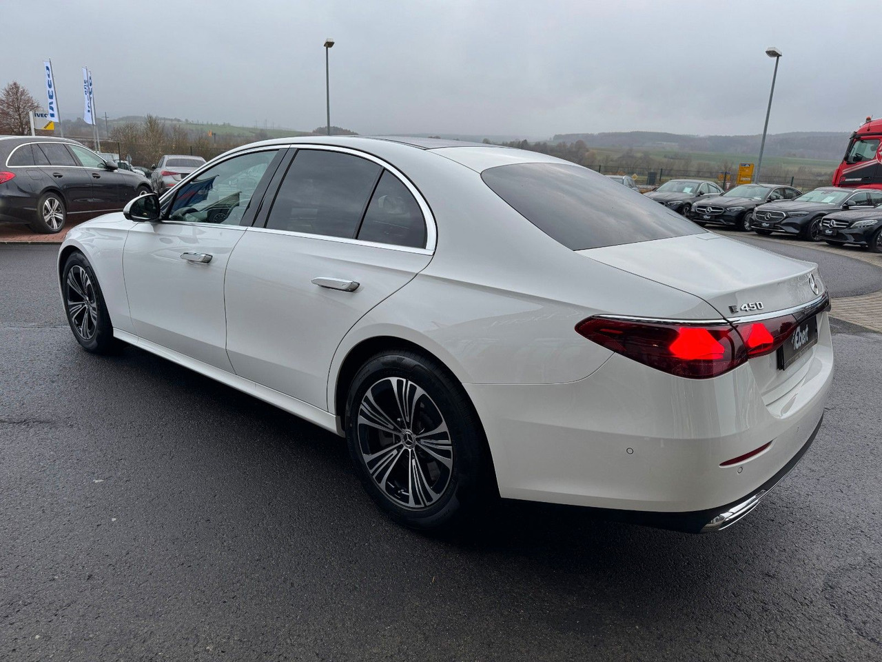 Mercedes-Benz E 450 4M Avantgarde+Pano+DistrPro+Digital+360 - Sedan: hình 4 Mercedes-Benz E 450 4M Avantgarde+Pano+DistrPro+Digital+360 - Sedan: hình 4