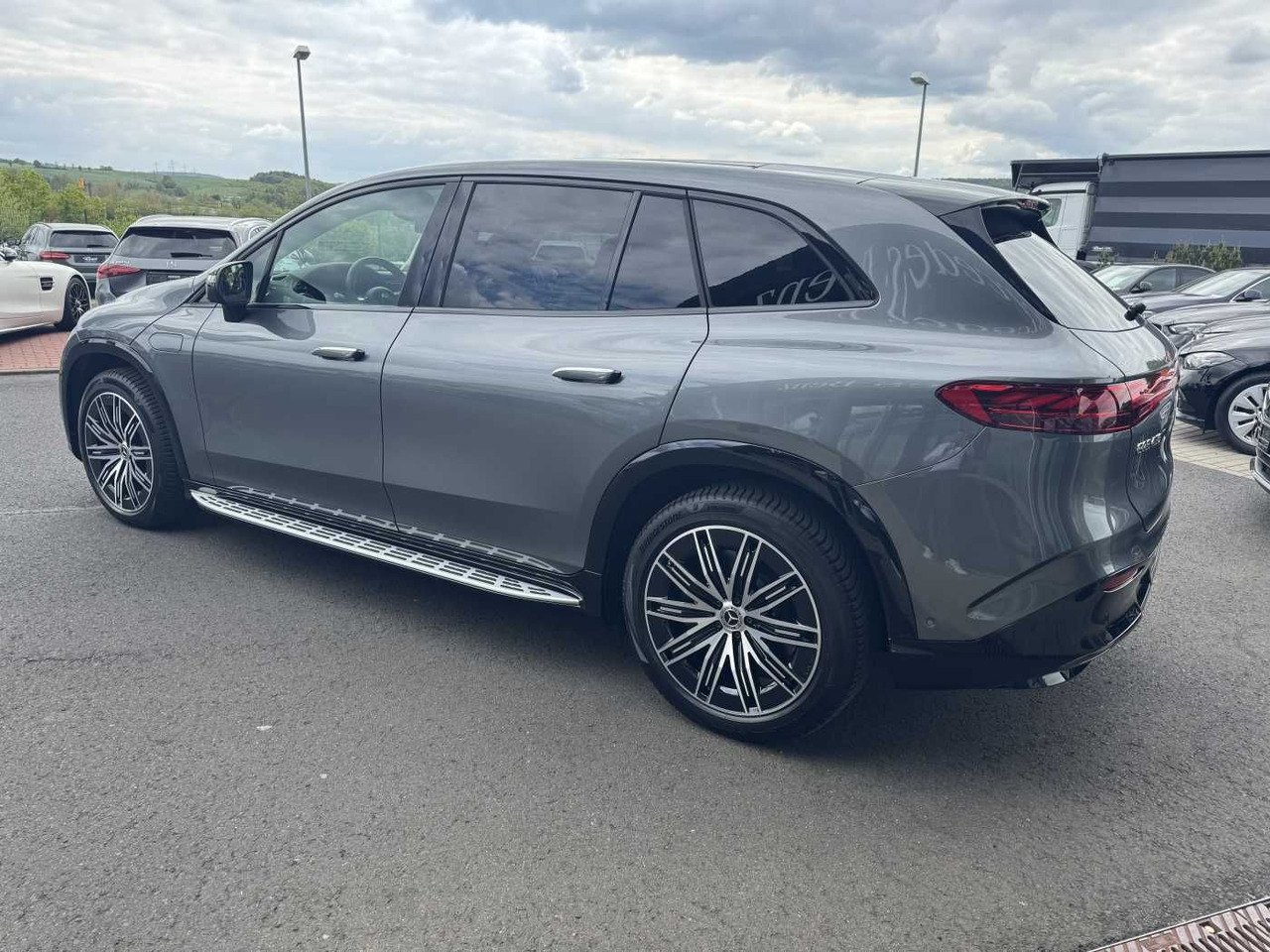 Mercedes-Benz EQS SUV 450 4M AMG+Pano+Distr+Offroad+HUD+360 - SUV: hình 3 Mercedes-Benz EQS SUV 450 4M AMG+Pano+Distr+Offroad+HUD+360 - SUV: hình 3