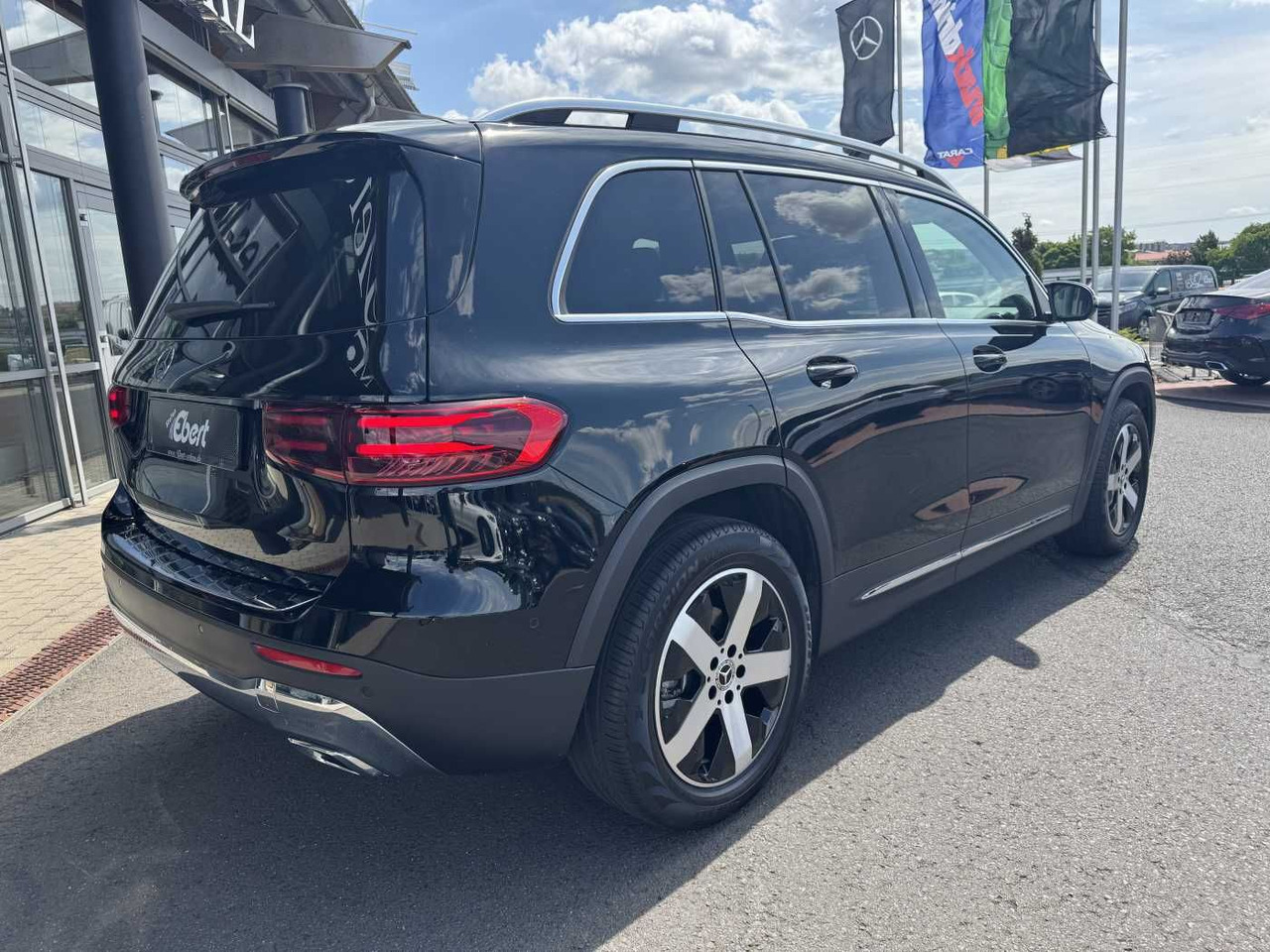 Mercedes-Benz GLB 180 Progressive+AHK+RKamera+LED+ IHC+DAB - SUV: hình 4 Mercedes-Benz GLB 180 Progressive+AHK+RKamera+LED+ IHC+DAB - SUV: hình 4