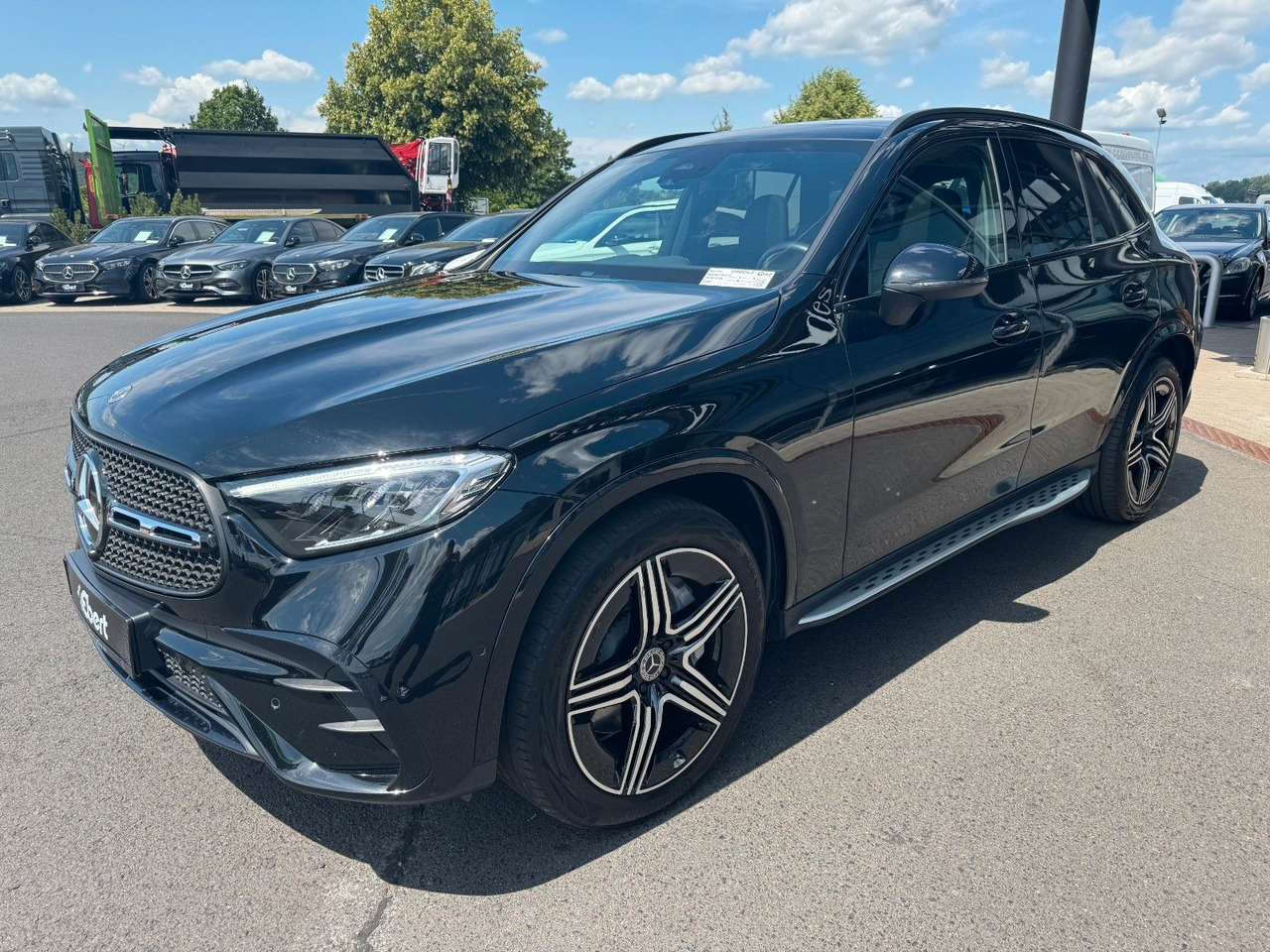 Mercedes-Benz GLC 200 4M AMG+Pano+Memory+RFK+Night+TotW - SUV: hình 2 Mercedes-Benz GLC 200 4M AMG+Pano+Memory+RFK+Night+TotW - SUV: hình 2