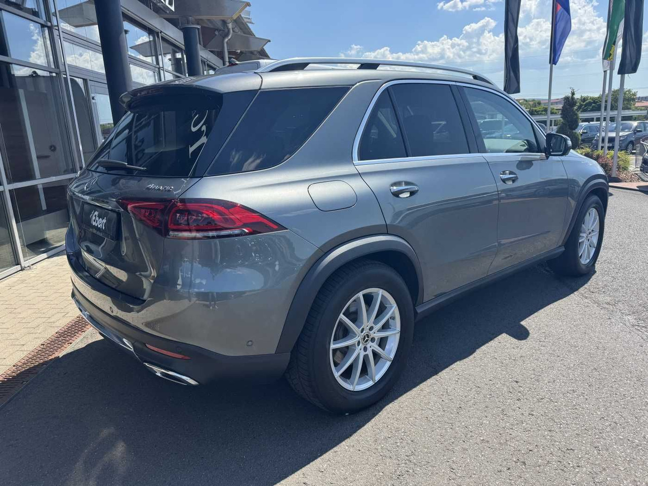 Mercedes-Benz GLE 350de 4M AMG+AHK+DistrPlus+HUD+360 - SUV: hình 4 Mercedes-Benz GLE 350de 4M AMG+AHK+DistrPlus+HUD+360 - SUV: hình 4