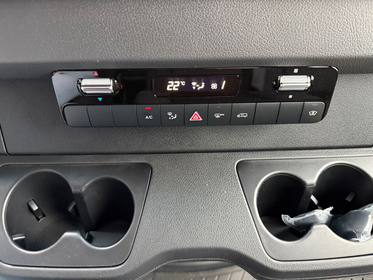 Cho thuê  Mercedes-Benz Sprinter 319 CDI 3665 DoKa AHK Klima LED Mercedes-Benz Sprinter 319 CDI 3665 DoKa AHK Klima LED: hình 16