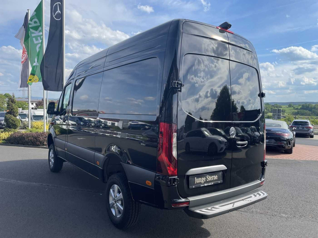 Mercedes-Benz Sprinter 319 CDI 4x4 3665 Klima Kamera MBUX LED - Xe van chở hàng: hình 3 Mercedes-Benz Sprinter 319 CDI 4x4 3665 Klima Kamera MBUX LED - Xe van chở hàng: hình 3