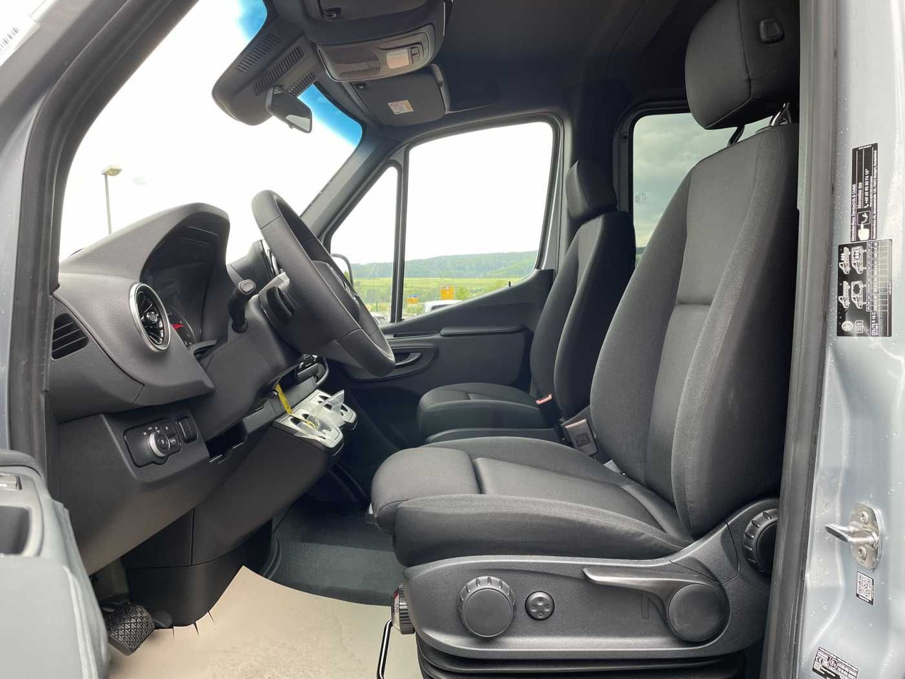 Xe van thùng mui bạt Mercedes-Benz Sprinter 319 CDI 4x4 DoKa Klima Stdheiz AHK LED: hình 12