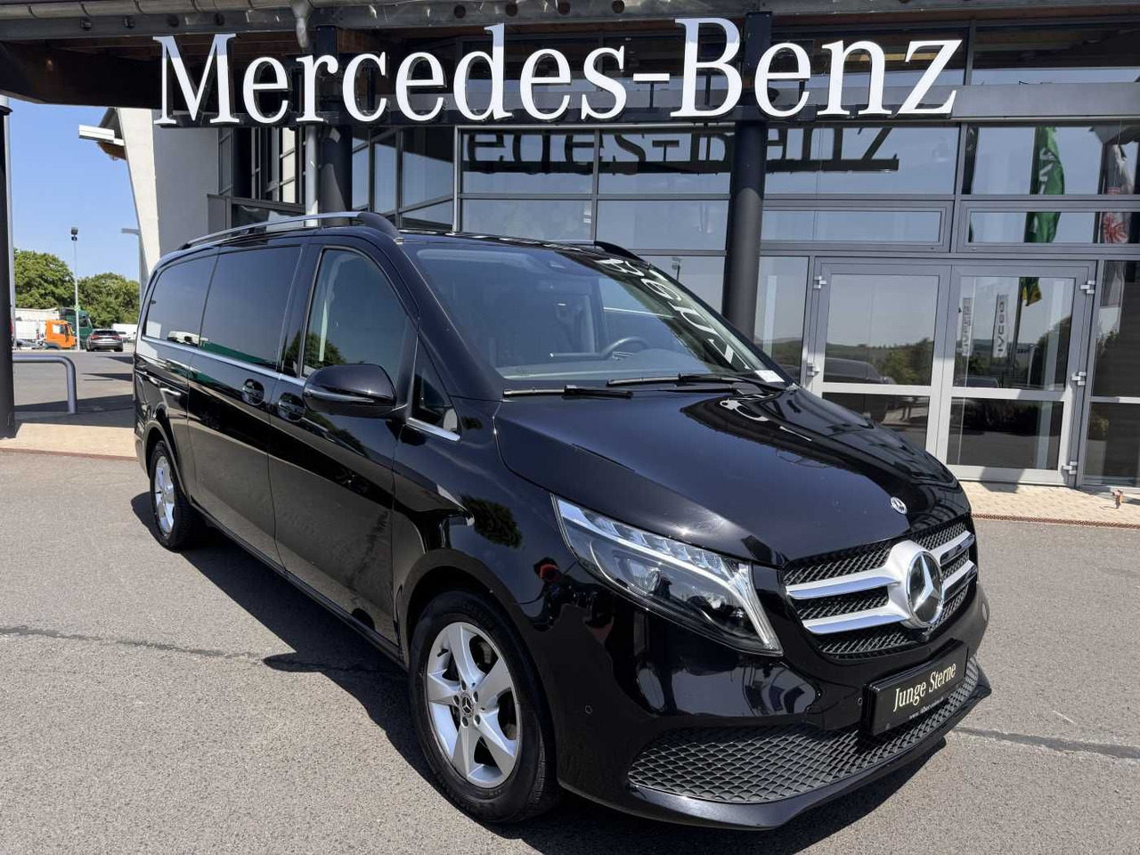 Mercedes-Benz V 300 d 4MATIC AVA 3430 AHK2,5 DISTRONIC 360 - Xe van chở khách: hình 1 Mercedes-Benz V 300 d 4MATIC AVA 3430 AHK2,5 DISTRONIC 360 - Xe van chở khách: hình 1