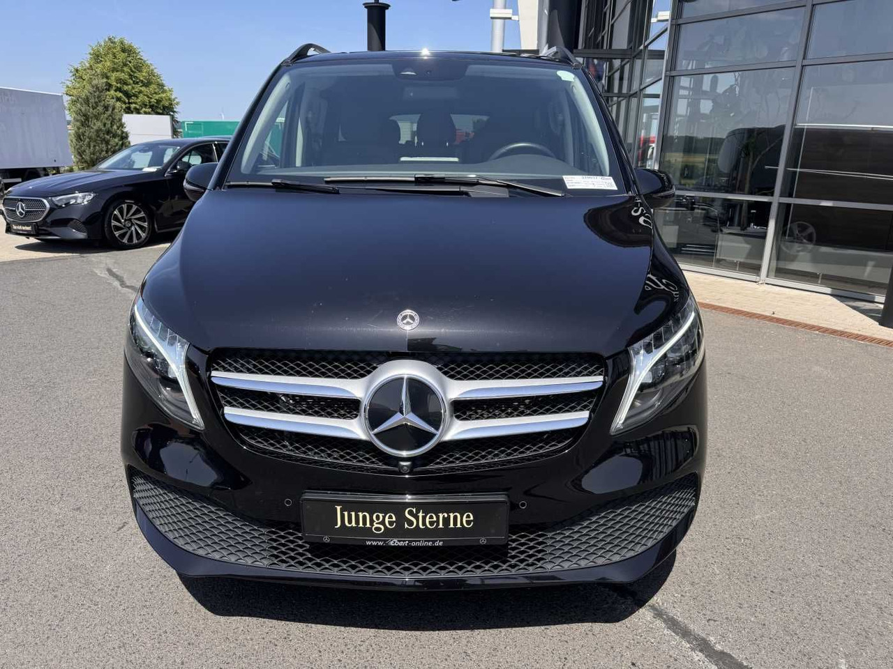 Mercedes-Benz V 300 d 4MATIC AVA 3430 AHK2,5 DISTRONIC 360 - Xe van chở khách: hình 2 Mercedes-Benz V 300 d 4MATIC AVA 3430 AHK2,5 DISTRONIC 360 - Xe van chở khách: hình 2