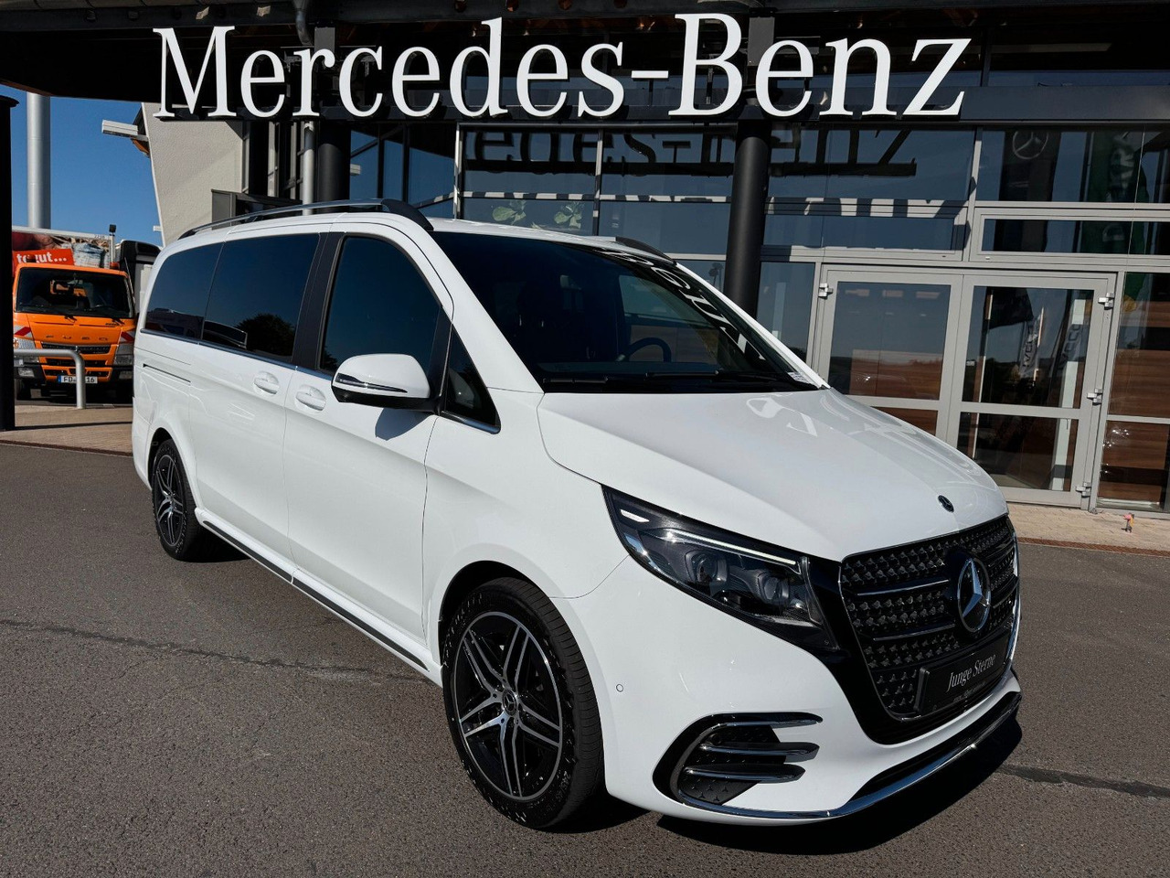 Mercedes-Benz V 300 d 4MATIC EXCLUSIVE AMG Tische AHK2,5to - Xe wagon: hình 1 Mercedes-Benz V 300 d 4MATIC EXCLUSIVE AMG Tische AHK2,5to - Xe wagon: hình 1