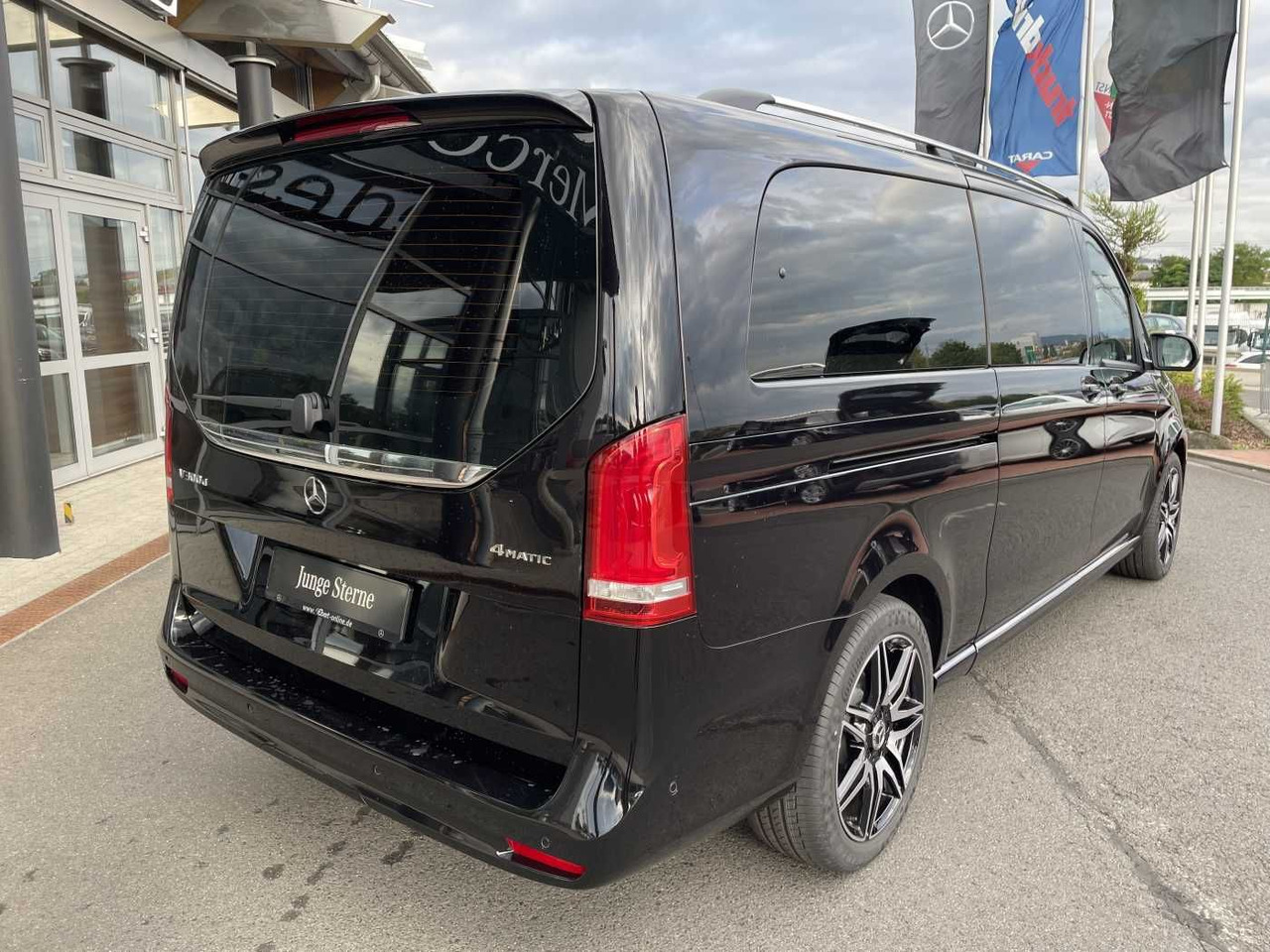 Mercedes-Benz V 300 d AVA 4MATIC AMG Kühlschrank AIRMATIC - Xe wagon: hình 4 Mercedes-Benz V 300 d AVA 4MATIC AMG Kühlschrank AIRMATIC - Xe wagon: hình 4