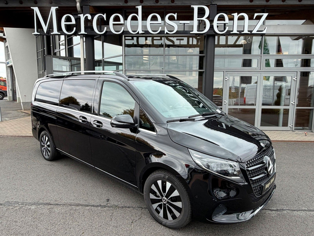 Mercedes-Benz V 300 d AVANTGARDE Extralang 360Kamera Standh - Xe van chở khách: hình 1 Mercedes-Benz V 300 d AVANTGARDE Extralang 360Kamera Standh - Xe van chở khách: hình 1
