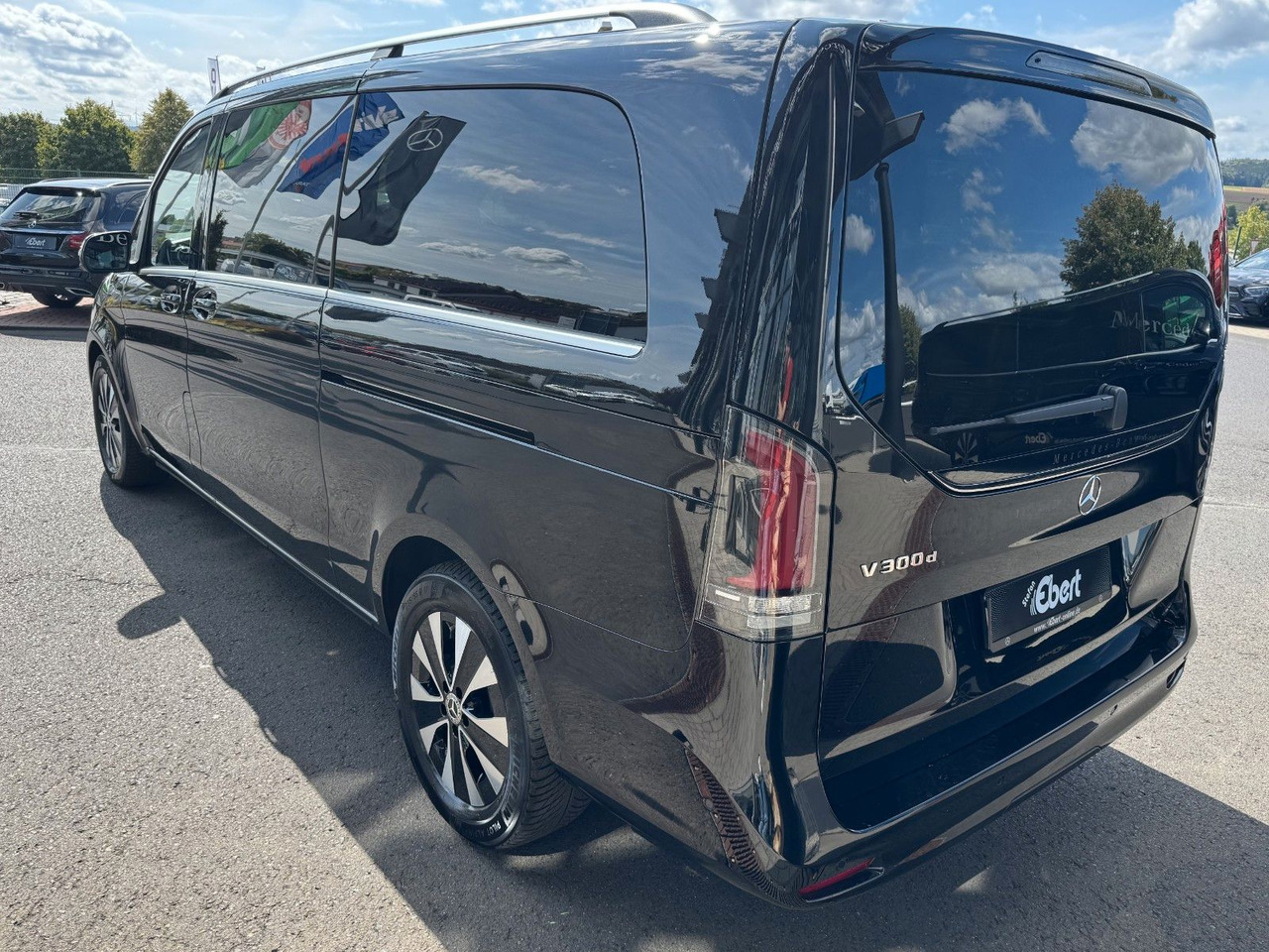 Mercedes-Benz V 300 d AVANTGARDE Extralang 360Kamera Standheiz - Xe wagon: hình 3 Mercedes-Benz V 300 d AVANTGARDE Extralang 360Kamera Standheiz - Xe wagon: hình 3