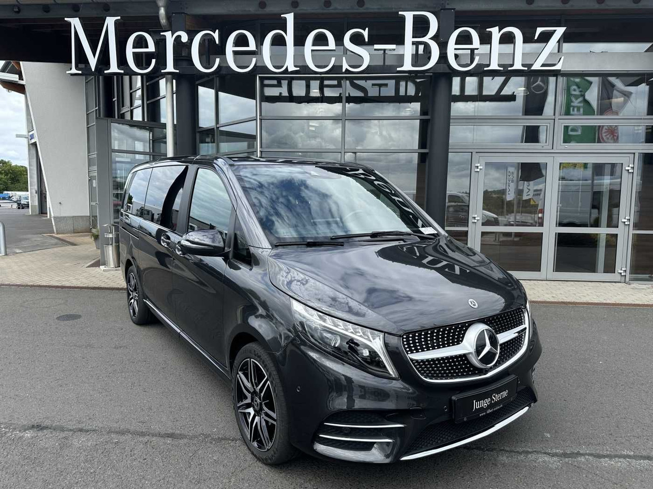 Mercedes-Benz V 300 d EDITION AMG AHK Tisch Leder ILS 7Sitze - Xe hơi: hình 1 Mercedes-Benz V 300 d EDITION AMG AHK Tisch Leder ILS 7Sitze - Xe hơi: hình 1