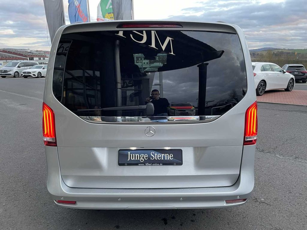 Mercedes-Benz V 300 d EXCLUSIVE ED AMG Panorama AHK2,5 DISTRON Mercedes-Benz V 300 d EXCLUSIVE ED AMG Panorama AHK2,5 DISTRON - Xe bus mini, Xe van chở khách: hình 4 Mercedes-Benz V 300 d EXCLUSIVE ED AMG Panorama AHK2,5 DISTRON Mercedes-Benz V 300 d EXCLUSIVE ED AMG Panorama AHK2,5 DISTRON - Xe bus mini, Xe van chở khách: hình 4