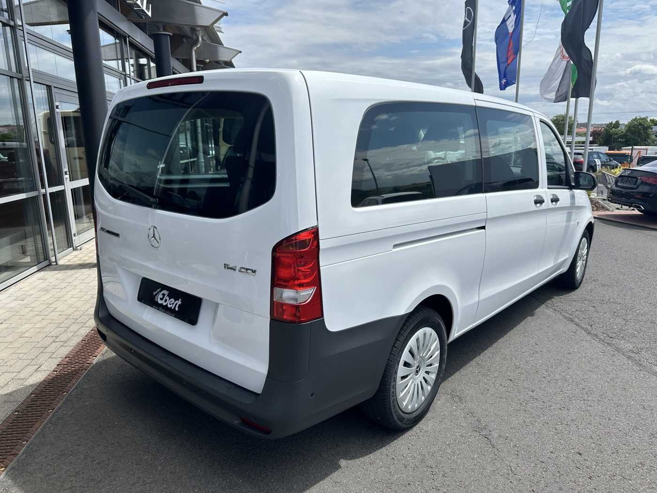 Mercedes-Benz Vito 114 CDI Tourer 9G Klima Audio40 Extralang - Xe van chở khách: hình 4 Mercedes-Benz Vito 114 CDI Tourer 9G Klima Audio40 Extralang - Xe van chở khách: hình 4