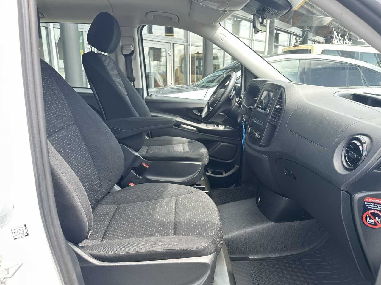 Xe van chở khách Mercedes-Benz Vito 114 CDI Tourer 9G Klima Audio40 Extralang: hình 10