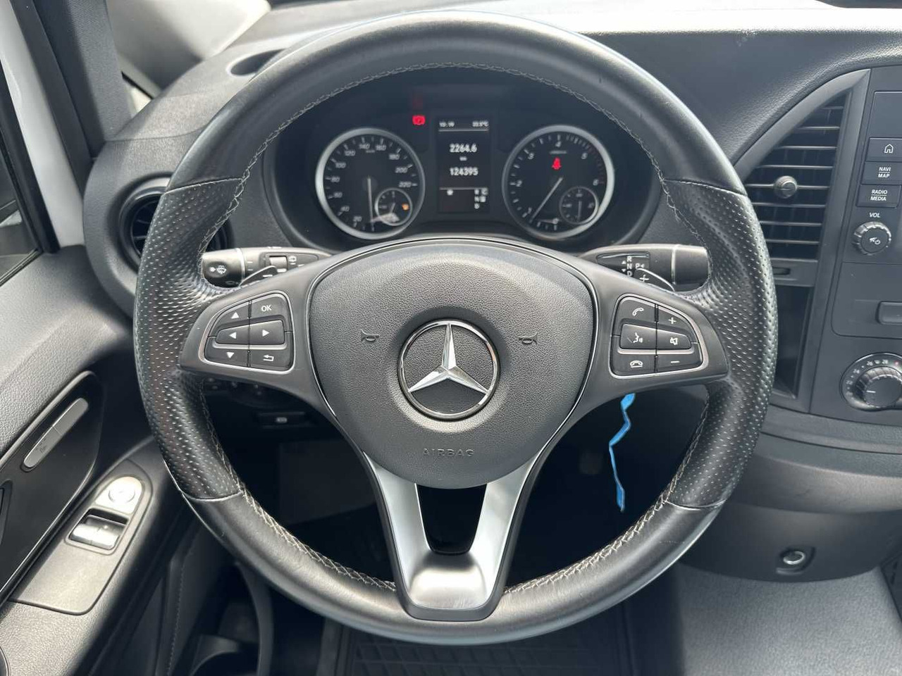 Xe van chở khách Mercedes-Benz Vito 114 CDI Tourer 9G Klima Audio40 Extralang: hình 12