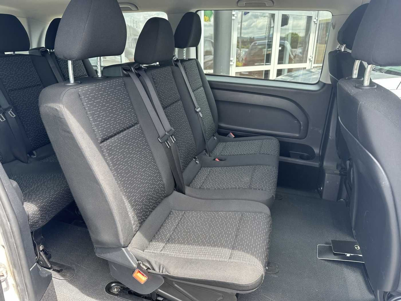 Xe van chở khách Mercedes-Benz Vito 114 CDI Tourer 9G Klima Audio40 Extralang: hình 8