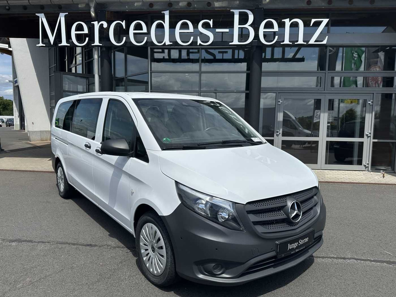 Mercedes-Benz Vito 114 CDI Tourer 9G Klima Audio40 Extralang - Xe van chở khách: hình 1 Mercedes-Benz Vito 114 CDI Tourer 9G Klima Audio40 Extralang - Xe van chở khách: hình 1