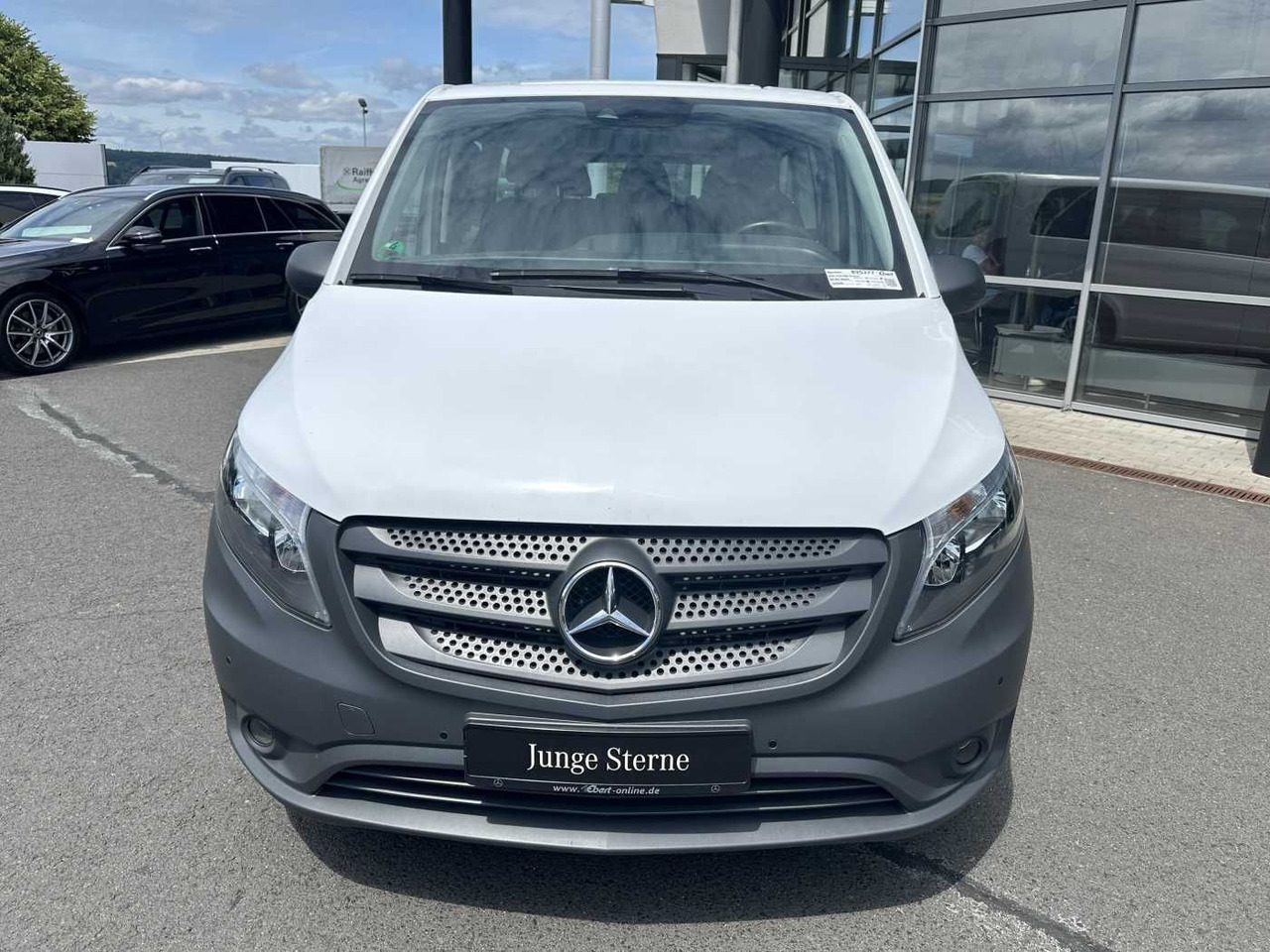 Mercedes-Benz Vito 114 CDI Tourer 9G Klima Audio40 Extralang - Xe van chở khách: hình 2 Mercedes-Benz Vito 114 CDI Tourer 9G Klima Audio40 Extralang - Xe van chở khách: hình 2