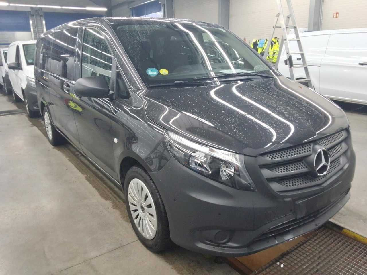 Mercedes-Benz Vito 116 CDI Tourer 2xKlima AHK Kamera Audio40 - Xe van chở khách: hình 2 Mercedes-Benz Vito 116 CDI Tourer 2xKlima AHK Kamera Audio40 - Xe van chở khách: hình 2