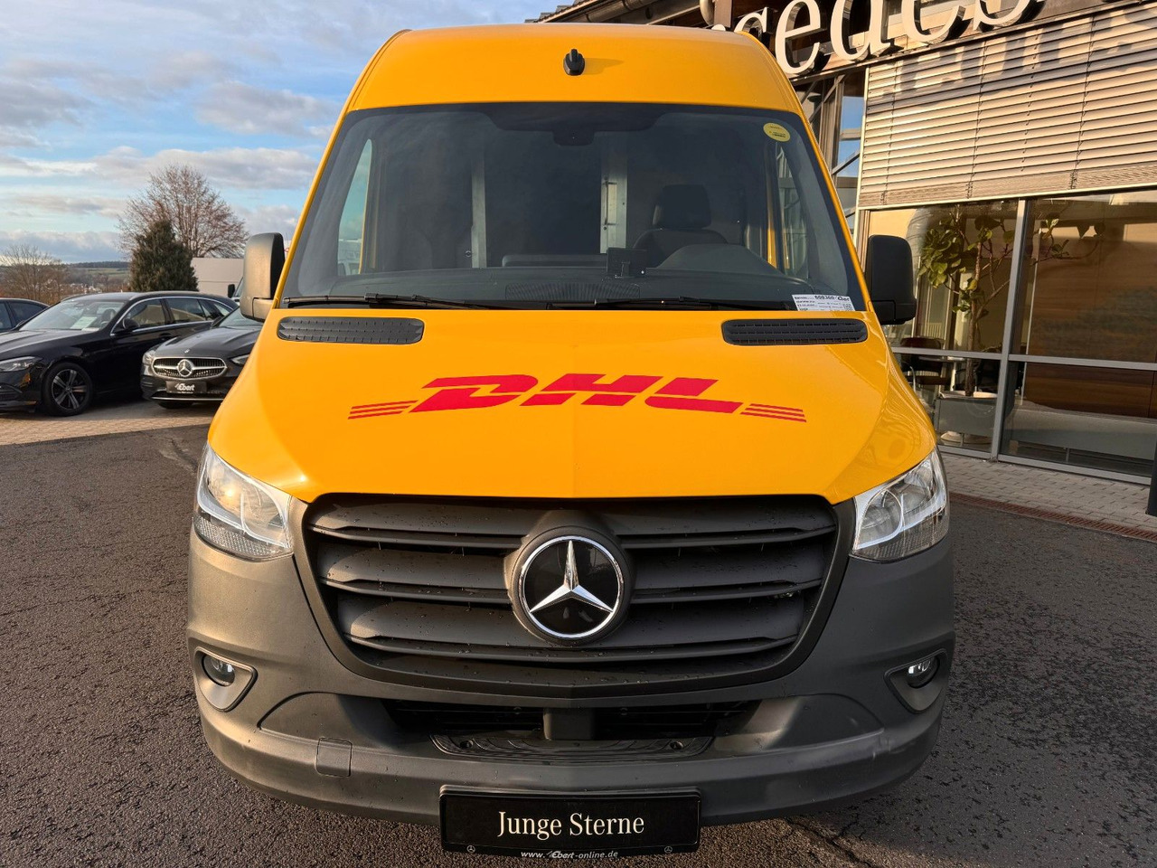 Mercedes-Benz eSprinter 312 DHL Regal KEP-Ausbau - Xe van chở hàng, Xe van điện: hình 2 Mercedes-Benz eSprinter 312 DHL Regal KEP-Ausbau - Xe van chở hàng, Xe van điện: hình 2