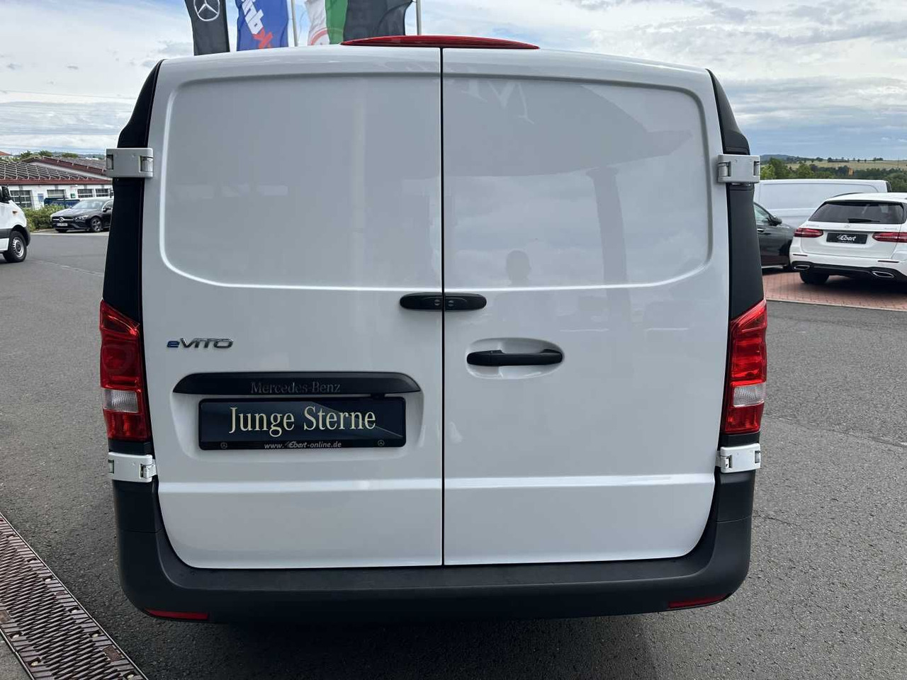 Mercedes-Benz eVito 112 Klima Kamera Navi SHZ Tempomat - Xe van nhỏ gọn, Xe van điện: hình 5 Mercedes-Benz eVito 112 Klima Kamera Navi SHZ Tempomat - Xe van nhỏ gọn, Xe van điện: hình 5