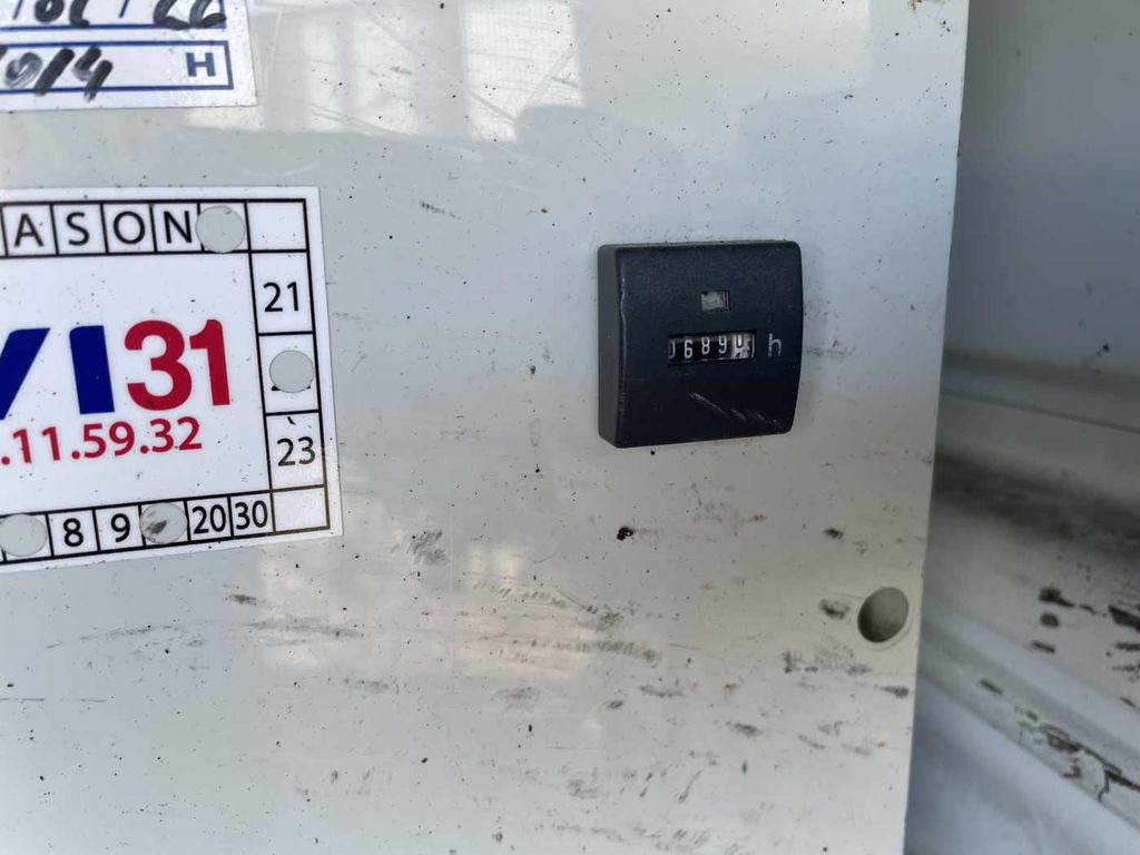 Nền bục trên không gắn trên xe tải, Xe tải nhỏ Renault Trafic dCi 120 L1H1 / France Elavateur 091F 9m: hình 13