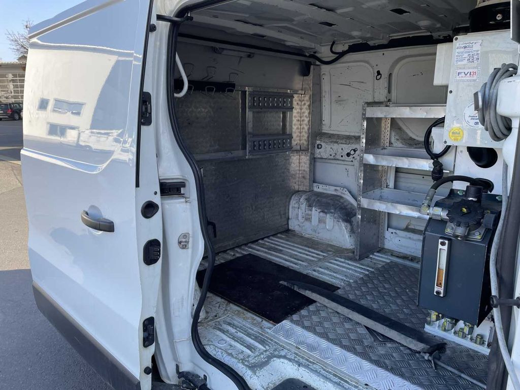 Nền bục trên không gắn trên xe tải, Xe tải nhỏ Renault Trafic dCi 120 L1H1 / France Elavateur 091F 9m: hình 8