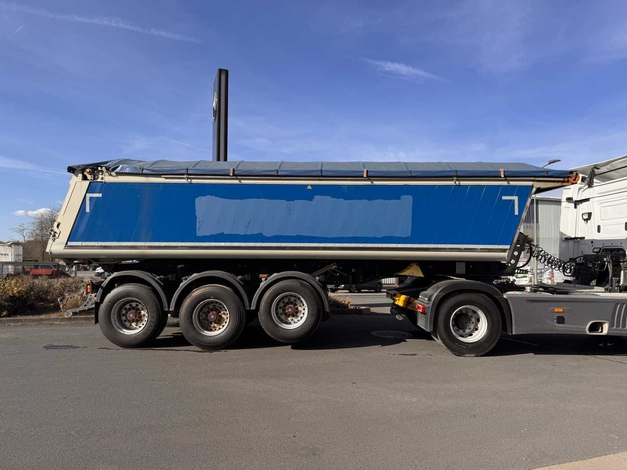 Schmitz Cargobull SGF*S3 SKI 24 SL 7.2 Mulde 23m³ Liftachse 5x Schmitz Cargobull SGF*S3 SKI 24 SL 7.2 Alu-Mulde 23m³ Liftachse - Sơ mi rơ moóc ben: hình 4 Schmitz Cargobull SGF*S3 SKI 24 SL 7.2 Mulde 23m³ Liftachse 5x Schmitz Cargobull SGF*S3 SKI 24 SL 7.2 Alu-Mulde 23m³ Liftachse - Sơ mi rơ moóc ben: hình 4