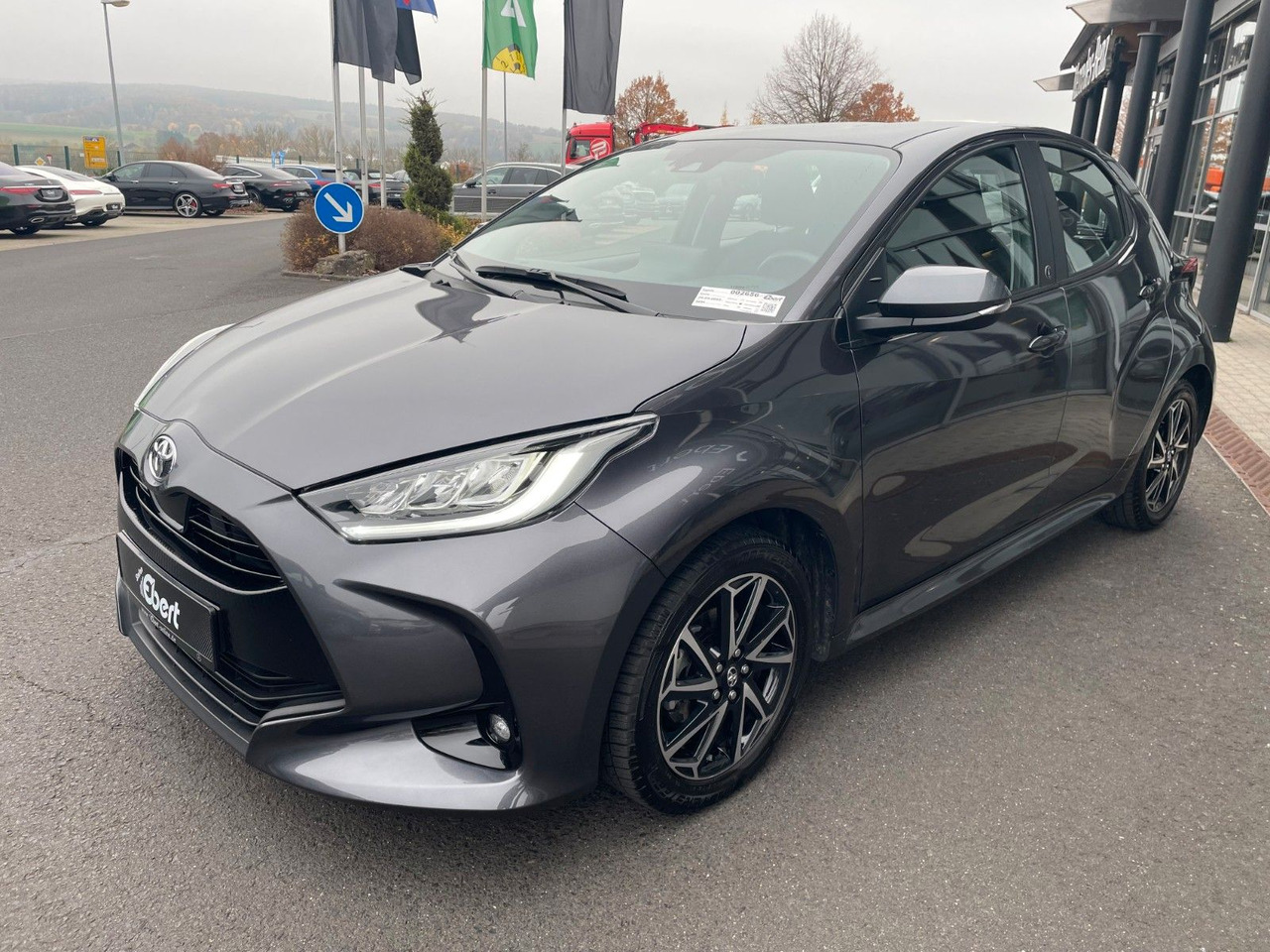 Toyota Yaris 1.5 VVT-iE Aut. Team D AHK+R-Kamera+SHZ - Xe hơi: hình 3 Toyota Yaris 1.5 VVT-iE Aut. Team D AHK+R-Kamera+SHZ - Xe hơi: hình 3