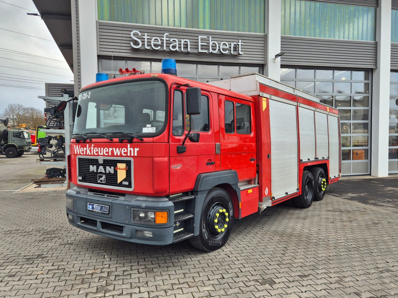 MAN FE 26.360 LF 8 Löschfahrzeug - Xe tải: hình 1 MAN FE 26.360 LF 8 Löschfahrzeug - Xe tải: hình 1