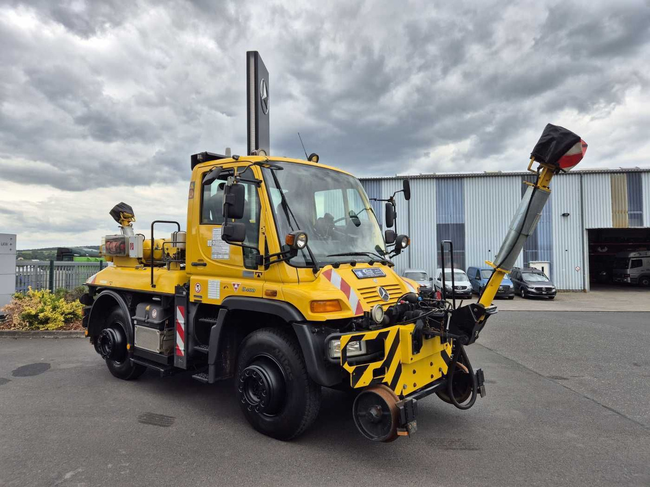 Unimog U400 4x4 Zweiwege ZAGRO 800t/52 Achsen Funk - Xe tải: hình 3 Unimog U400 4x4 Zweiwege ZAGRO 800t/52 Achsen Funk - Xe tải: hình 3