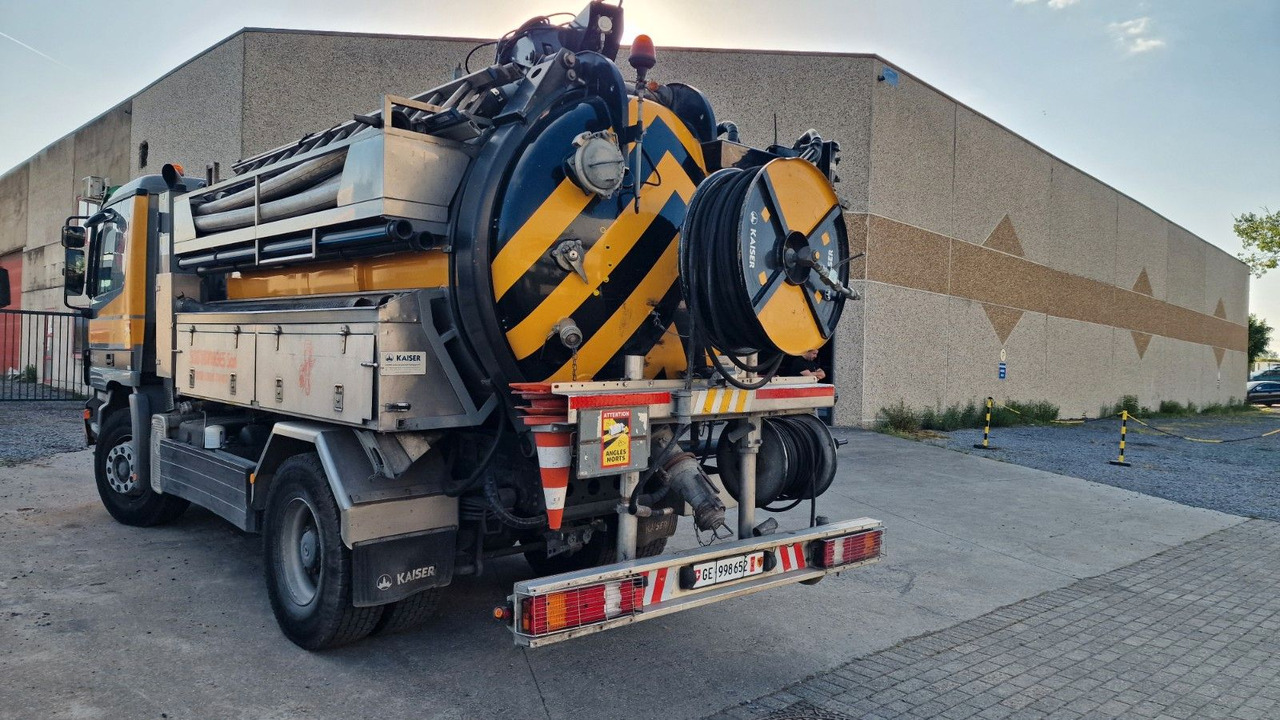 Mercedes-Benz Actros 18-40 - Xe tải chân không: hình 3 Mercedes-Benz Actros 18-40 - Xe tải chân không: hình 3