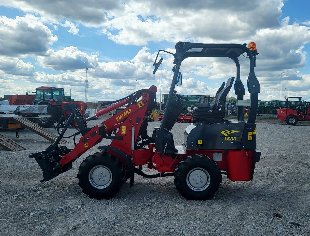Fimaks mini loader LS33 - on stock - Máy xúc lật mini gấp khúc: hình 5 Fimaks mini loader LS33 - on stock - Máy xúc lật mini gấp khúc: hình 5