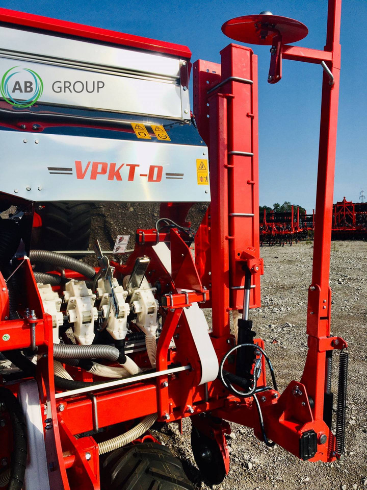 Ozdoken VPKT-DG8 eight-row pneumatic precision seeder with depth fertilization - Máy gieo hạt chính xác: hình 3 Ozdoken VPKT-DG8 eight-row pneumatic precision seeder with depth fertilization - Máy gieo hạt chính xác: hình 3