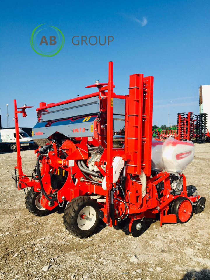 Ozdoken VPKT-DG8 eight-row pneumatic precision seeder with depth fertilization - Máy gieo hạt chính xác: hình 4 Ozdoken VPKT-DG8 eight-row pneumatic precision seeder with depth fertilization - Máy gieo hạt chính xác: hình 4