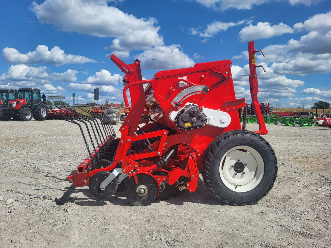 Ozdoken mechanical seed drill Pertum-S 300 - double-disc - on stock - Máy gieo hạt: hình 2 Ozdoken mechanical seed drill Pertum-S 300 - double-disc - on stock - Máy gieo hạt: hình 2