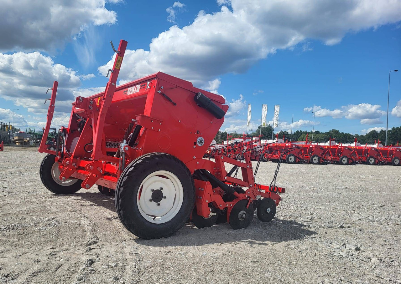 Ozdoken mechanical seed drill Pertum-S 300 - double-disc - on stock - Máy gieo hạt: hình 4 Ozdoken mechanical seed drill Pertum-S 300 - double-disc - on stock - Máy gieo hạt: hình 4