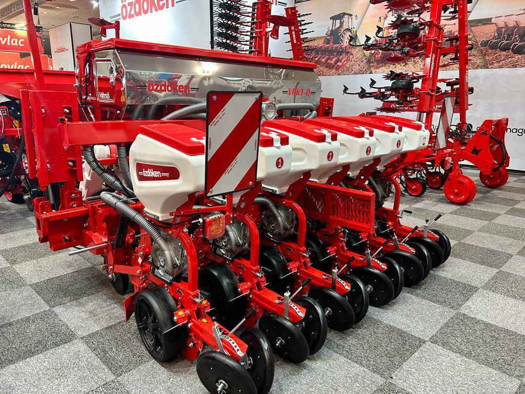 Six-row pneumatic precision seeder with depth fertilization Ozdoken VPKT-DG6 - Máy gieo hạt chính xác: hình 2 Six-row pneumatic precision seeder with depth fertilization Ozdoken VPKT-DG6 - Máy gieo hạt chính xác: hình 2
