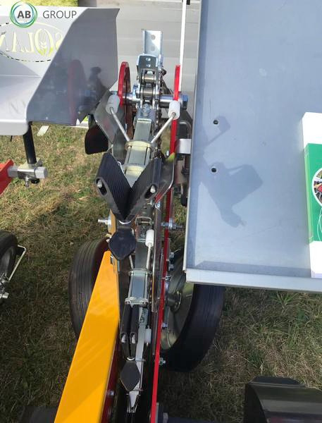 Solan S241-R semi-automatic grapple 2 row planter - Trang thiết bị gieo hạt: hình 5 Solan S241-R semi-automatic grapple 2 row planter - Trang thiết bị gieo hạt: hình 5