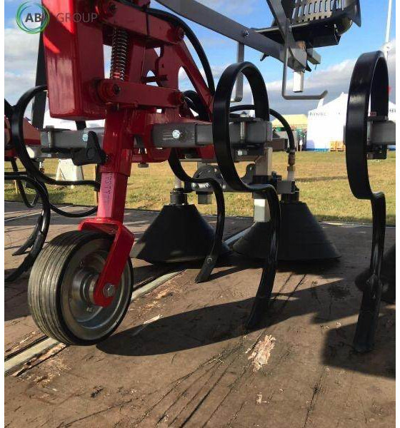 Solan Weeder with sprayer 3 rows/Binador - Bừa: hình 1 Solan Weeder with sprayer 3 rows/Binador - Bừa: hình 1