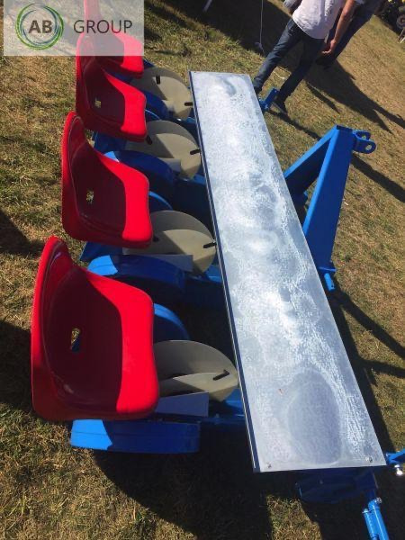 Taret seeding planter 4-rows - Trang thiết bị gieo hạt: hình 2 Taret seeding planter 4-rows - Trang thiết bị gieo hạt: hình 2