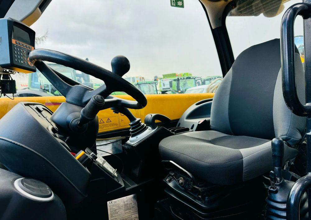 Xe nhấc hình viễn vọng kính JCB 550-80 Agri Plus: hình 15