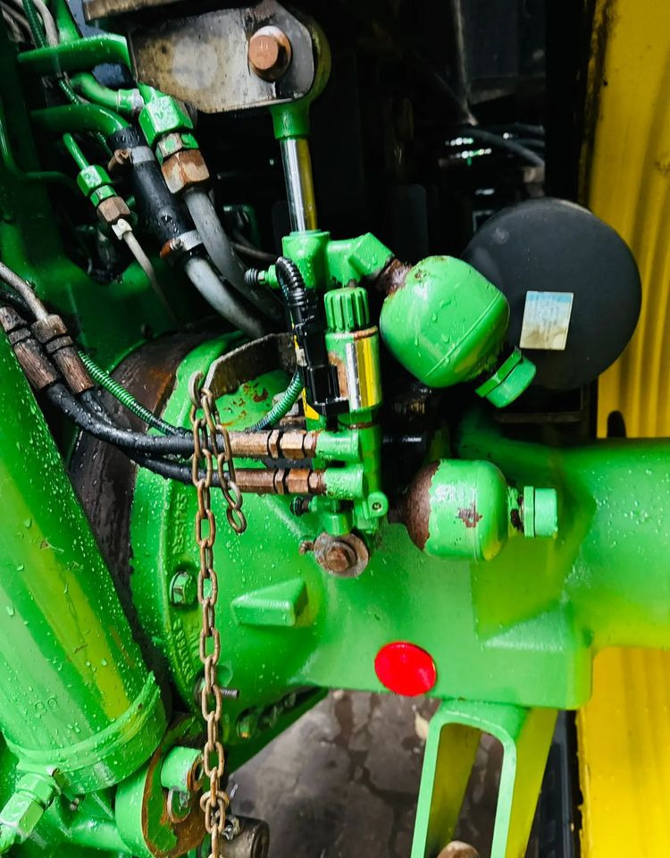 Máy cày John Deere 6210R: hình 9