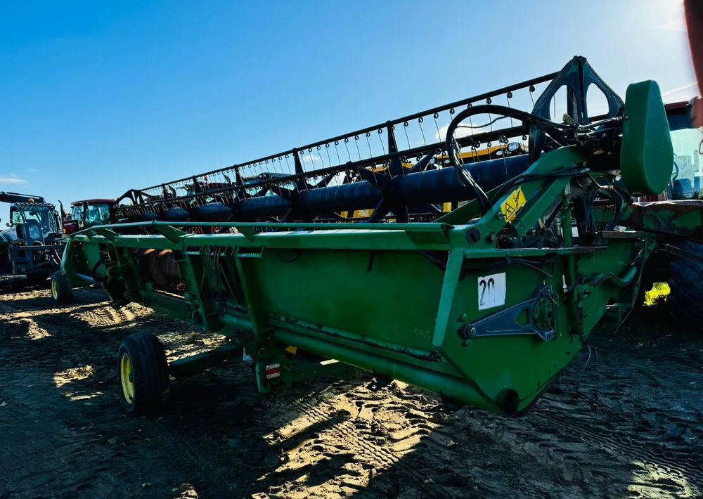 John Deere 630R - Máy gặt liên hợp: hình 2 John Deere 630R - Máy gặt liên hợp: hình 2